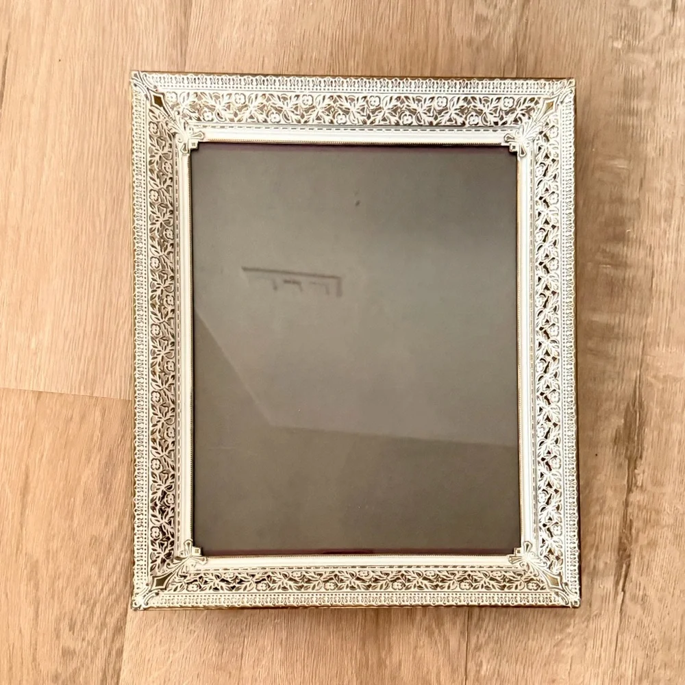 VTG MCM‎ Filigree Ornate White Silver Tone Metal Brass Picture Photo Frame 7”X8”
